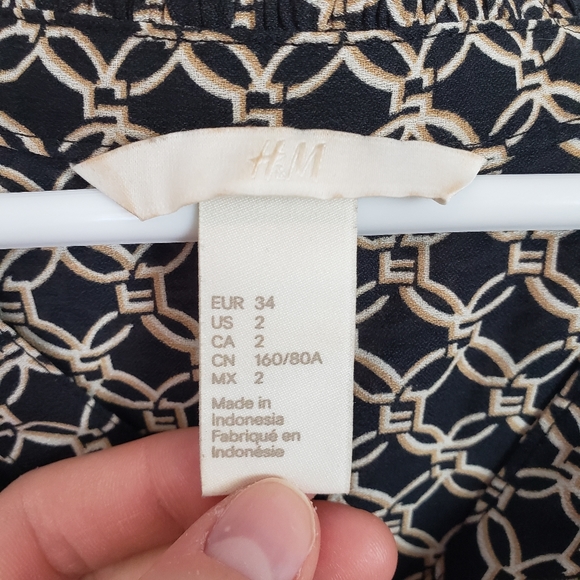 H&M Top - Picture 6 of 11